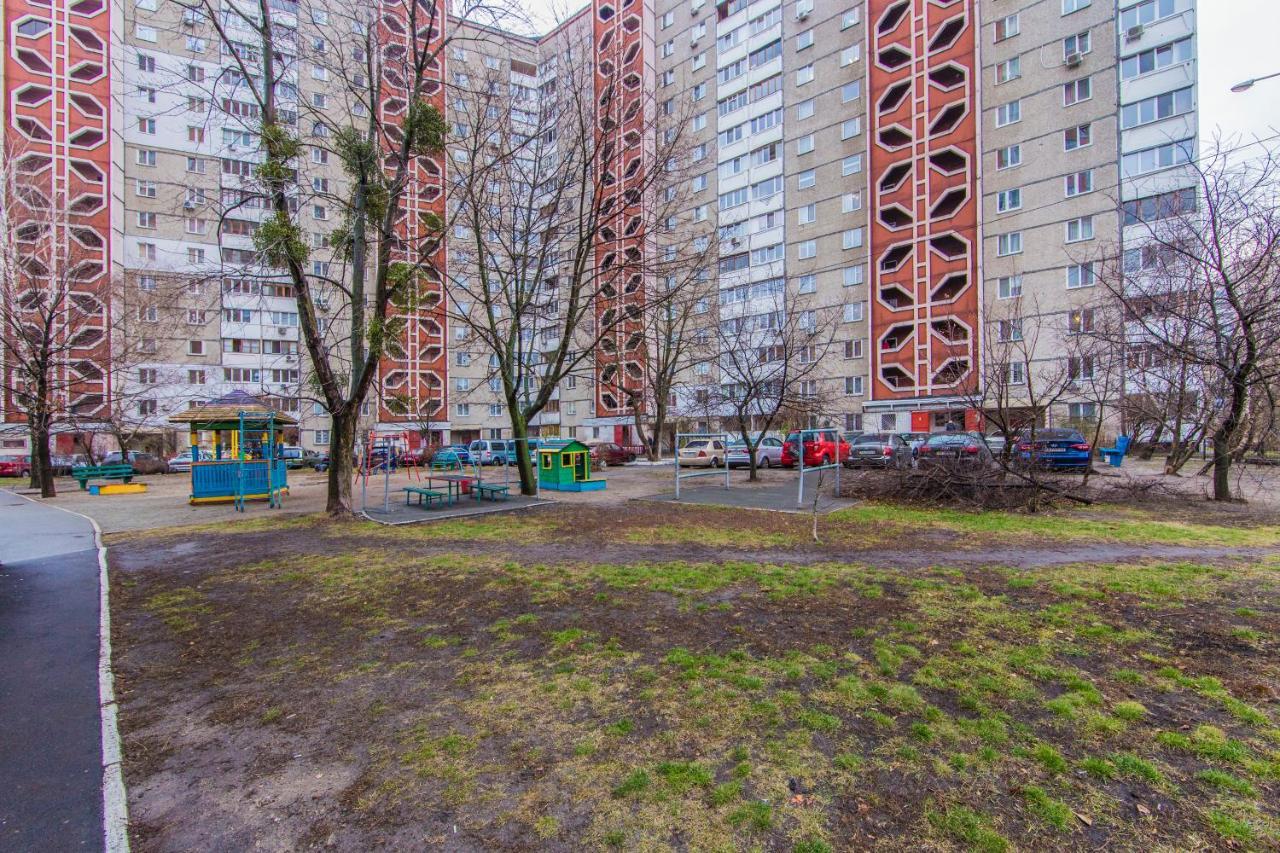 Уютная, Просторная Видовая Трехкомнатная Квартира Возле Метро Академгородок На 6 Мест Киев Экстерьер фото